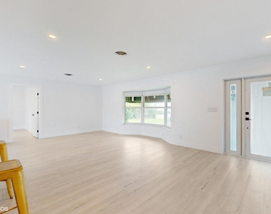 4761 Ne 28th Avenue - Photo Thumbnail 7