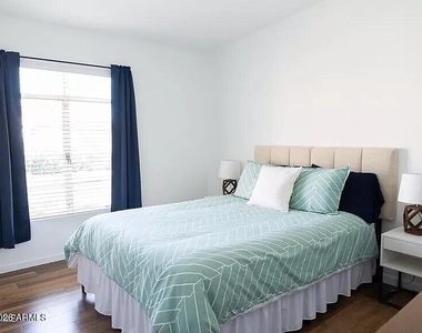 5402 E Windsor Avenue - Photo Thumbnail 10