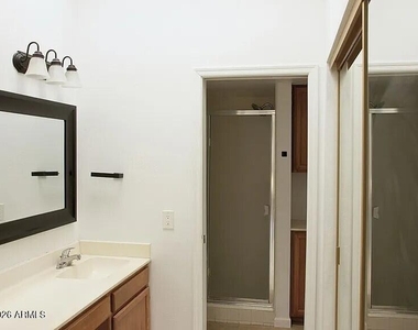 5402 E Windsor Avenue - Photo Thumbnail 7