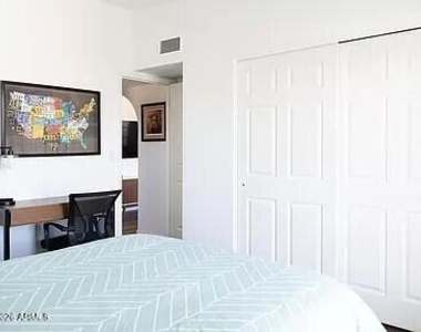 5402 E Windsor Avenue - Photo Thumbnail 11