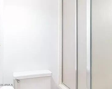 5402 E Windsor Avenue - Photo Thumbnail 8