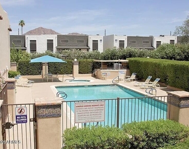 5402 E Windsor Avenue - Photo Thumbnail 18