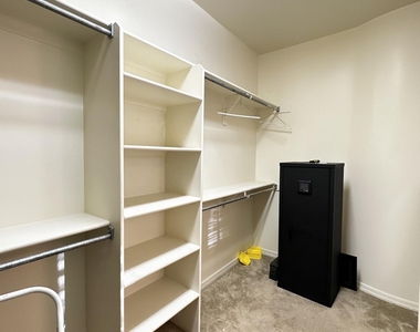 2303 E Dogwood Drive - Photo Thumbnail 16