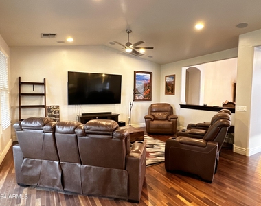 2303 E Dogwood Drive - Photo Thumbnail 24