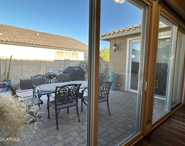 2303 E Dogwood Drive - Photo Thumbnail 18
