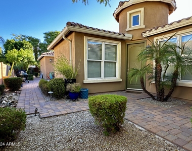 2303 E Dogwood Drive - Photo Thumbnail 5
