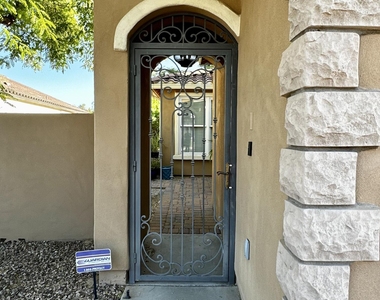 2303 E Dogwood Drive - Photo Thumbnail 4