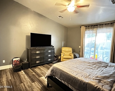 2303 E Dogwood Drive - Photo Thumbnail 15