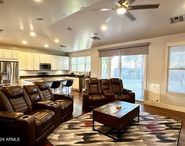2303 E Dogwood Drive - Photo Thumbnail 25