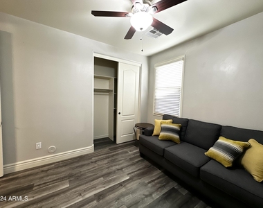 2303 E Dogwood Drive - Photo Thumbnail 31