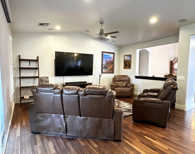 2303 E Dogwood Drive - Photo Thumbnail 26