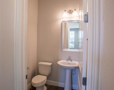 7600 Clear Rapids Drive - Photo Thumbnail 19