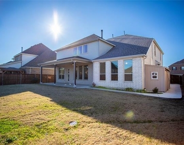 7600 Clear Rapids Drive - Photo Thumbnail 32