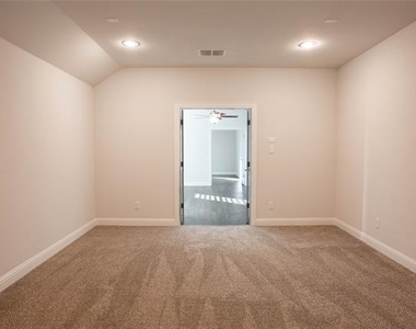 7600 Clear Rapids Drive - Photo Thumbnail 22