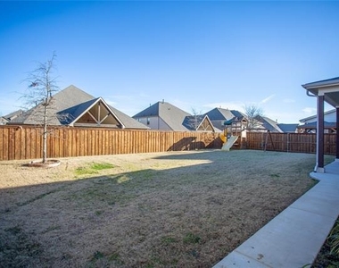 7600 Clear Rapids Drive - Photo Thumbnail 31