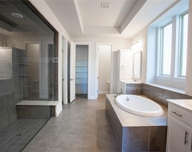 7600 Clear Rapids Drive - Photo Thumbnail 14