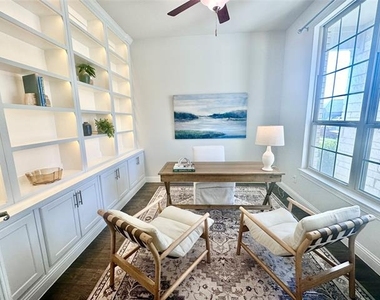 7600 Clear Rapids Drive - Photo Thumbnail 11