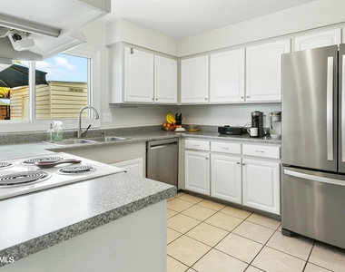 4808 S Stanley Place - Photo Thumbnail 8