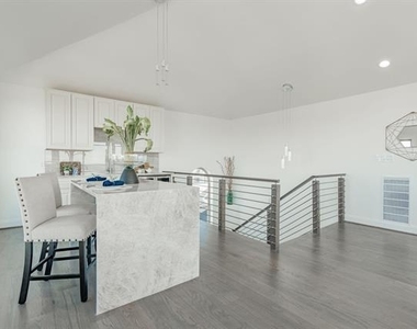 1933 Noe Boulevard - Photo Thumbnail 14