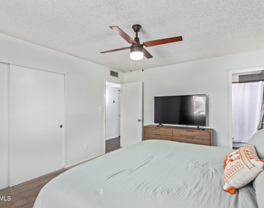 1645 E Manhatton Drive - Photo Thumbnail 27
