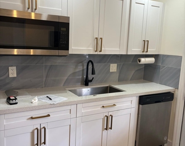 2889 Sw 19th Place - Photo Thumbnail 2