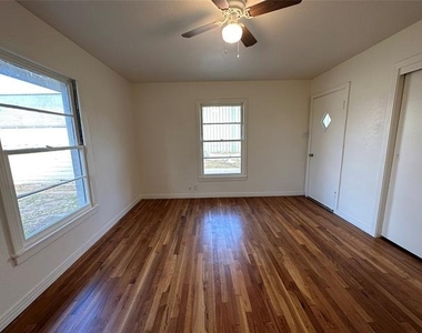 315 W Main Street - Photo Thumbnail 11