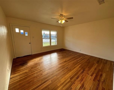 315 W Main Street - Photo Thumbnail 3