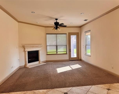 9001 Blue Water Drive - Photo Thumbnail 8