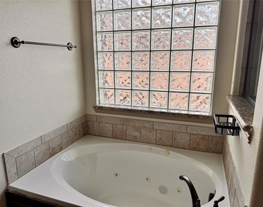 9001 Blue Water Drive - Photo Thumbnail 26