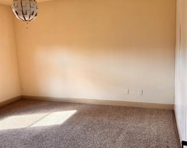 9001 Blue Water Drive - Photo Thumbnail 19