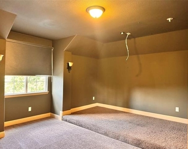 9001 Blue Water Drive - Photo Thumbnail 16