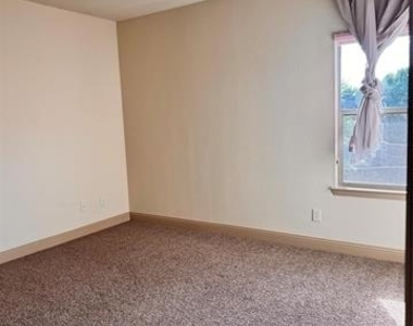 9001 Blue Water Drive - Photo Thumbnail 21