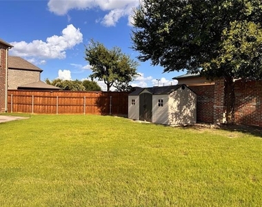 9001 Blue Water Drive - Photo Thumbnail 28