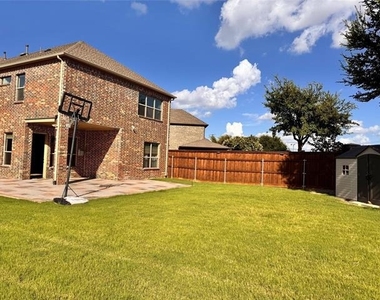 9001 Blue Water Drive - Photo Thumbnail 29