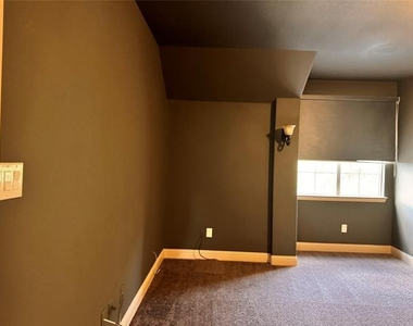 9001 Blue Water Drive - Photo Thumbnail 15