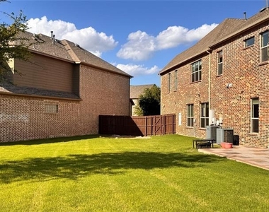 9001 Blue Water Drive - Photo Thumbnail 31
