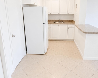 1960 Ne 48th Street - Photo Thumbnail 2