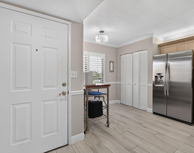 275 Palm Avenue - Photo Thumbnail 13