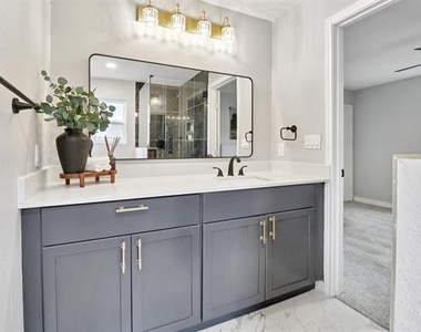 3818 Wenatche Drive - Photo Thumbnail 7