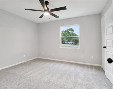 3818 Wenatche Drive - Photo Thumbnail 9
