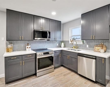 3818 Wenatche Drive - Photo Thumbnail 4