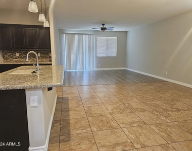 27284 N Skipping Rock Road - Photo Thumbnail 15