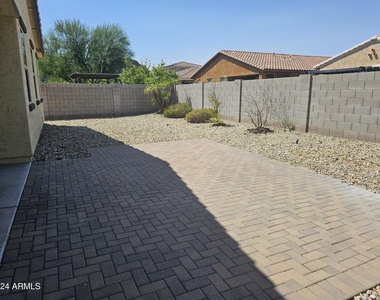27284 N Skipping Rock Road - Photo Thumbnail 7