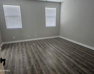 27284 N Skipping Rock Road - Photo Thumbnail 14