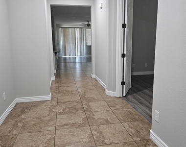 27284 N Skipping Rock Road - Photo Thumbnail 18