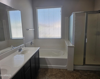 27284 N Skipping Rock Road - Photo Thumbnail 12