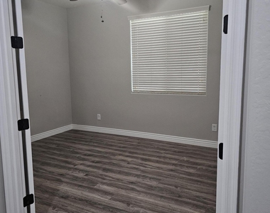 27284 N Skipping Rock Road - Photo Thumbnail 16