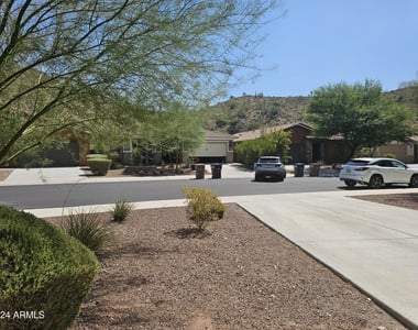 27284 N Skipping Rock Road - Photo Thumbnail 21