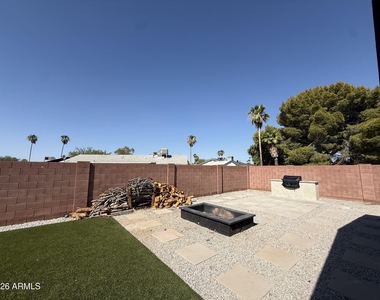 2116 E Marconi Avenue - Photo Thumbnail 15