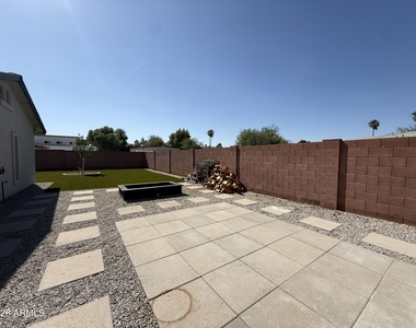 2116 E Marconi Avenue - Photo Thumbnail 14